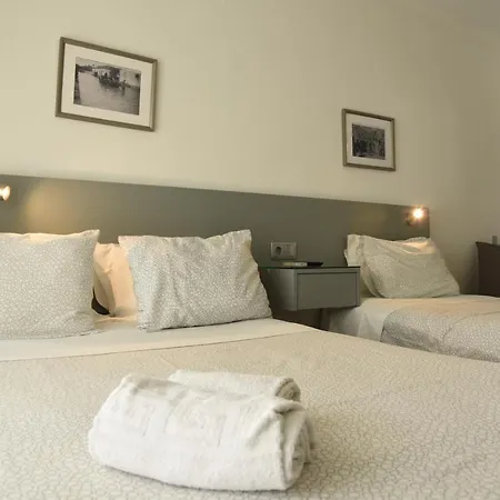 Flor Da Primavera - Residencial E Casa de hóspedes Azambuja