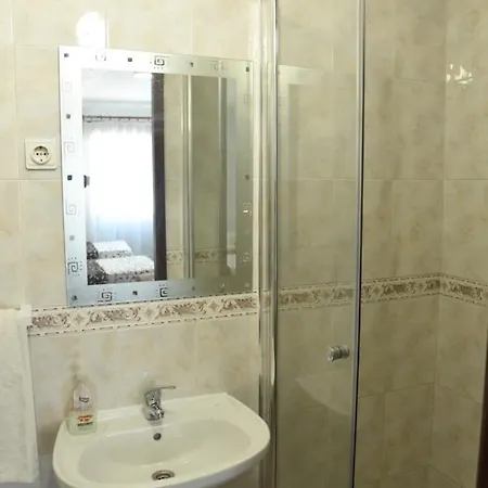 Flor Da Primavera - Residencial E Casa de hóspedes Azambuja