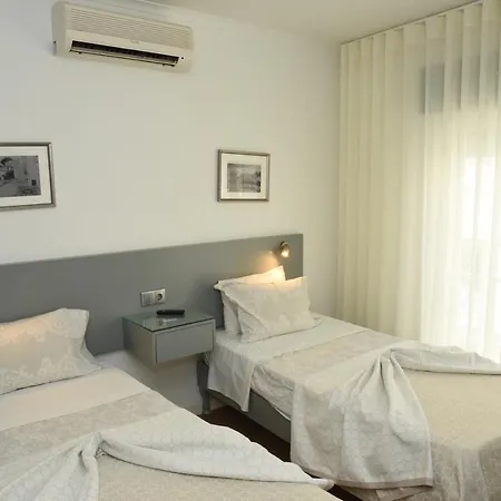 Flor Da Primavera - Residencial E 3* Azambuja