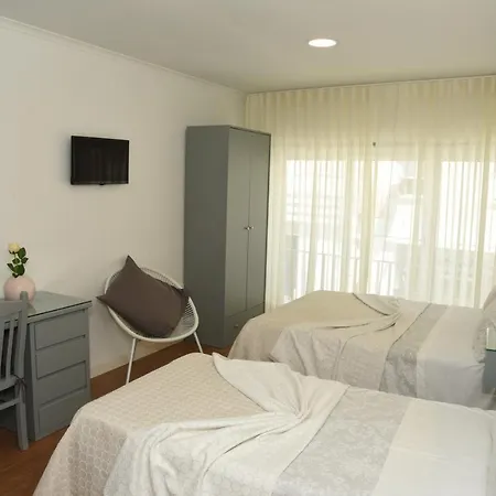 Flor Da Primavera - Residencial E Guest house *