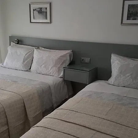 Flor Da Primavera - Residencial E 3* Azambuja