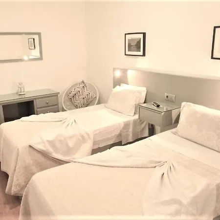 Flor Da Primavera - Residencial E Guest house *