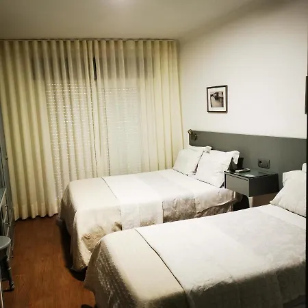 Flor Da Primavera - Residencial E Gasthof 3*